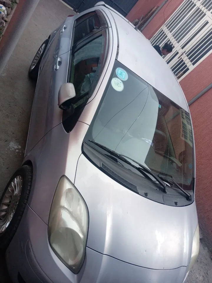 Toyota Yaris Compact 2008 – photo 3