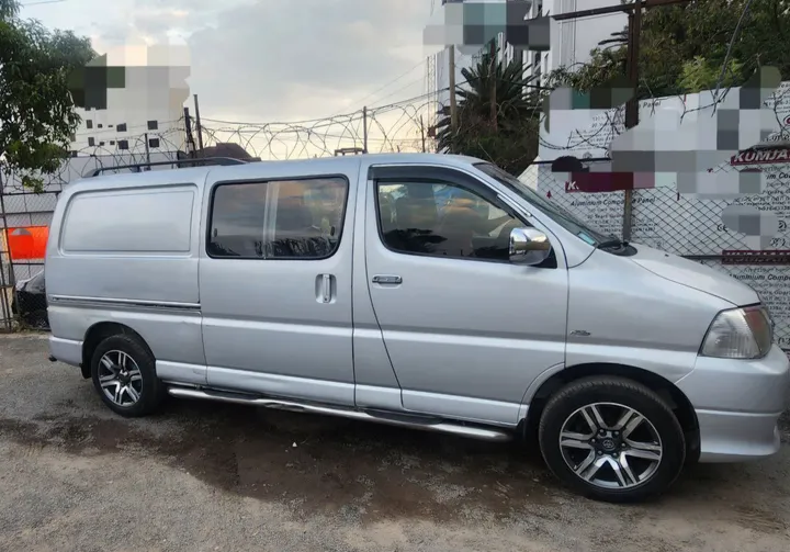 Toyota Hiace Dolphin 2010 Diesel – photo 6