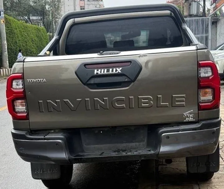 Toyota Hilux Invincible Double Cab 2022 – photo 5