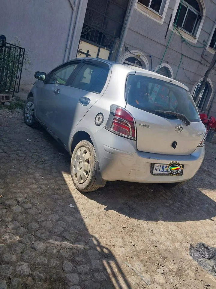Toyota Yaris Compact 2009 Manual – photo 4