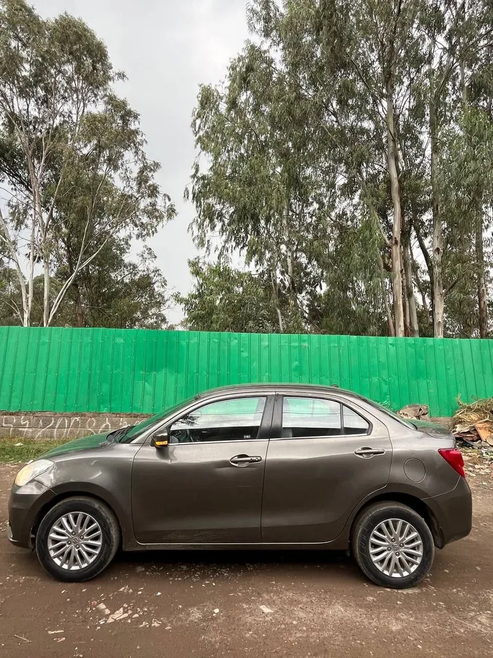 Suzuki Dzire 2021 Automatic – photo 3