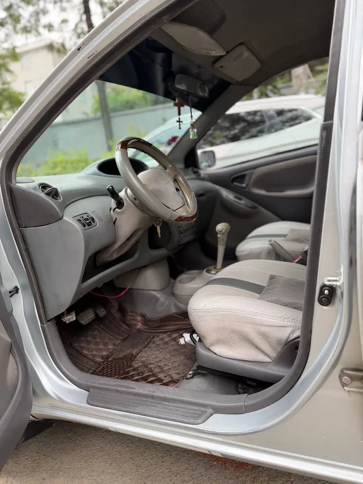 Toyota Platz Sedan – photo 7