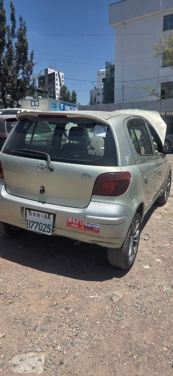 Toyota Vitz 2002 Automatic 1.0L – photo 4