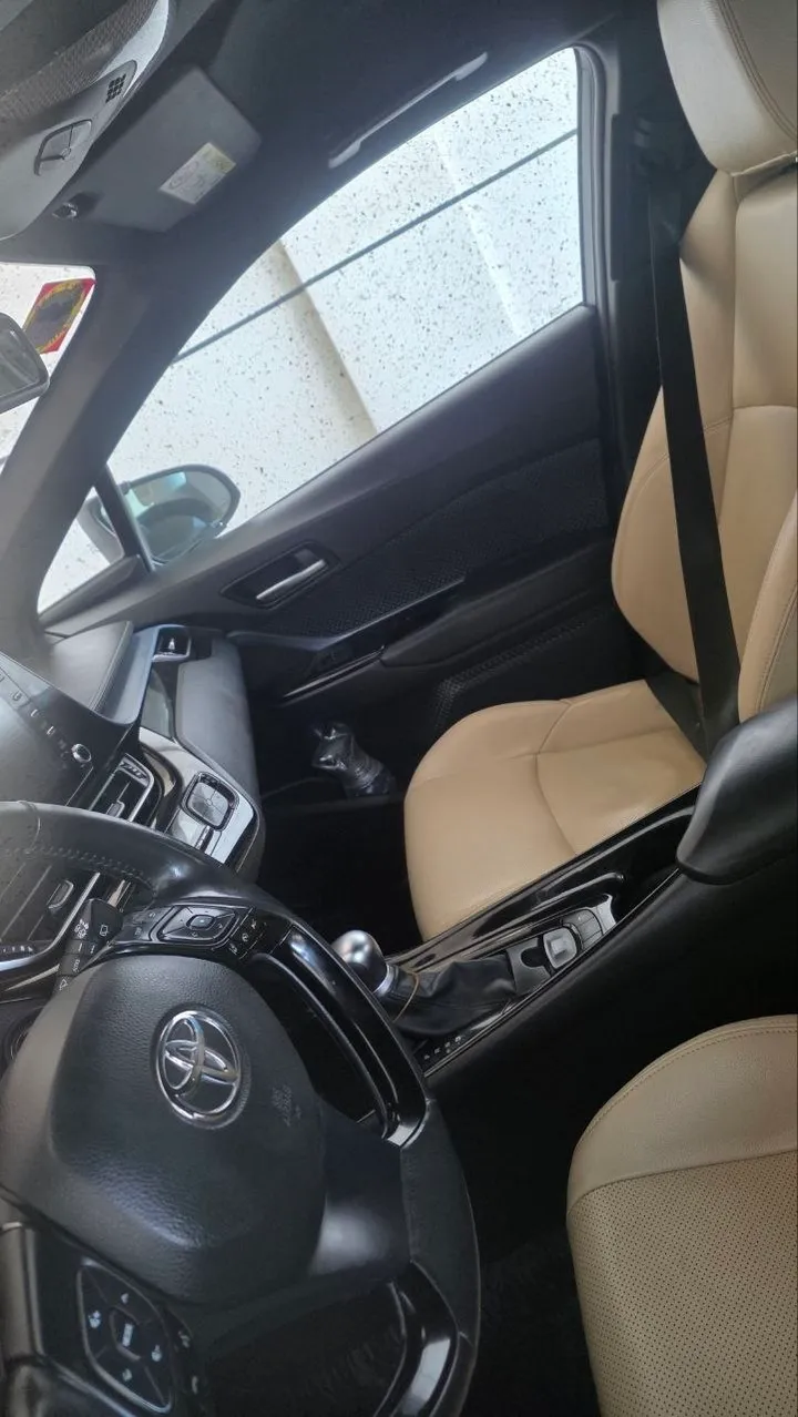 Toyota CHR 2020 SUV – photo 3
