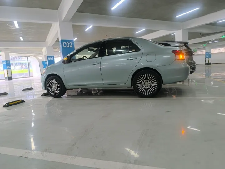 Toyota Yaris Beleta 2011 Sedan – photo 3