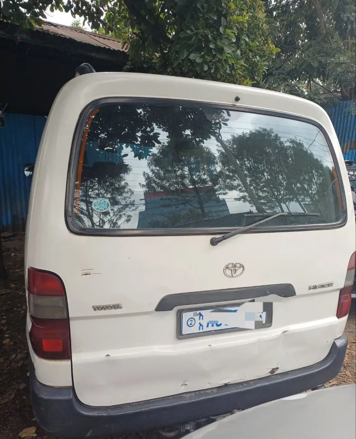 Toyota Hiace Dolphin Diesel Van – photo 4