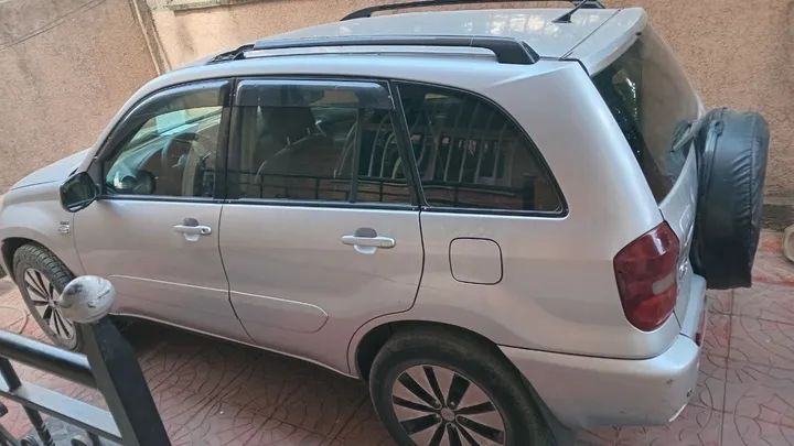 Toyota RAV4 2004 Manual – photo 3