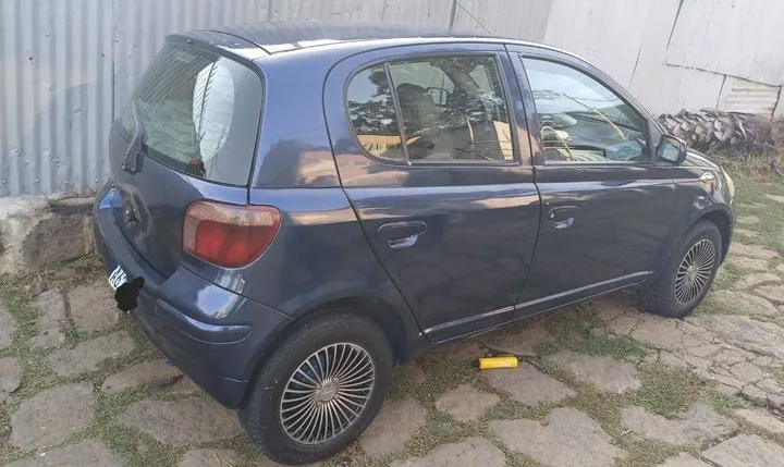 Toyota Vitz 2002 Automatic – photo 3
