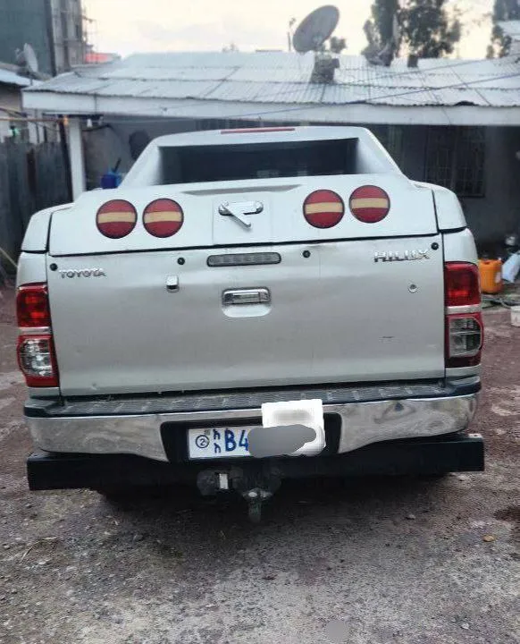 Toyota Hilux 2012 D4D Manual – photo 3