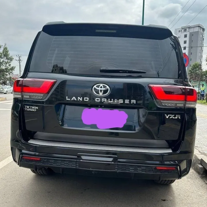 Toyota Land Cruiser VXR 2023 – photo 3