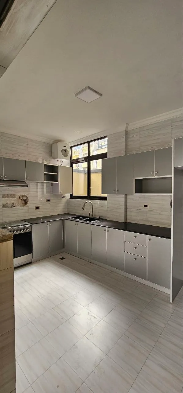 Modern G+2 House in Summit – photo 4