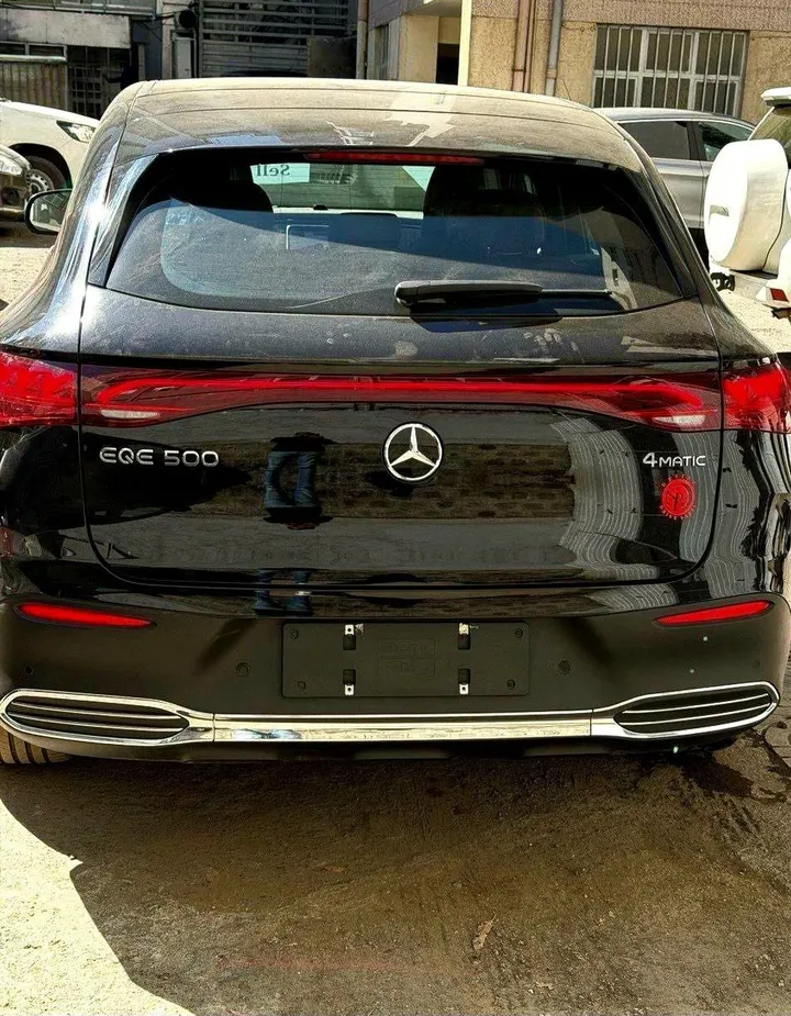 Mercedes-Benz EQC 500 4Matic EV – photo 5