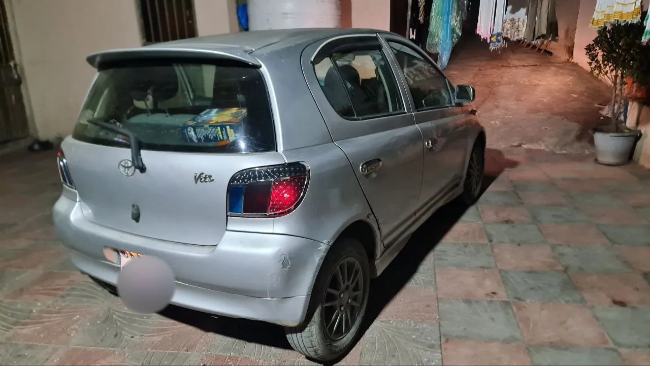 Toyota Vitz 2001 Automatic – photo 3
