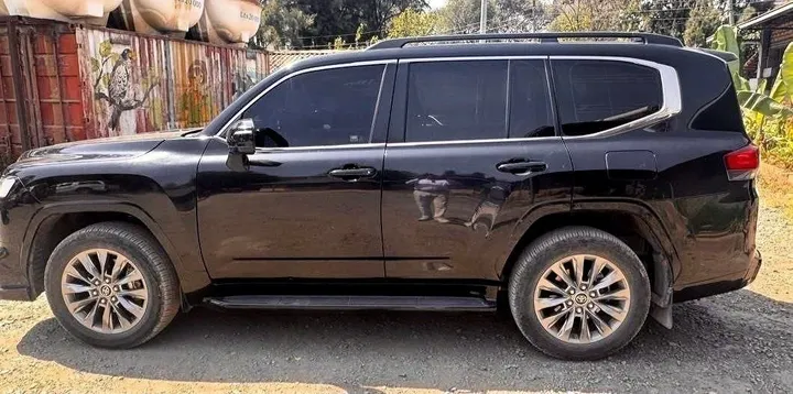 Toyota Land Cruiser V6 VXR 2023 – photo 4