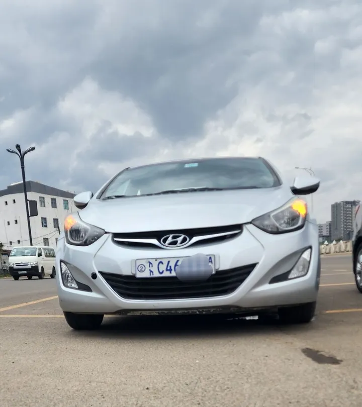 Hyundai Elantra 2015 Automatic – photo 4
