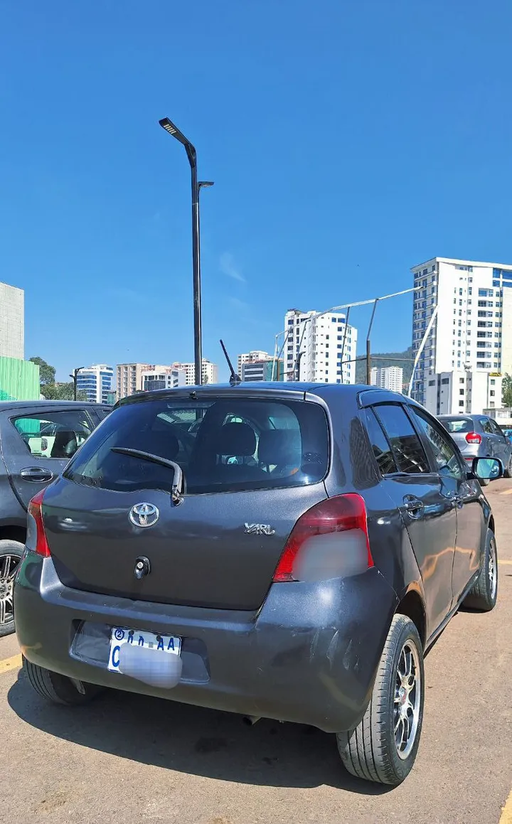 Toyota Yaris Compact 2005 – photo 6