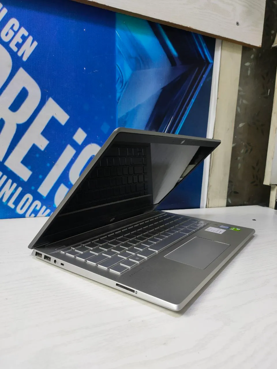 HP Pavilion 14 i5 8GB Laptop – photo 4