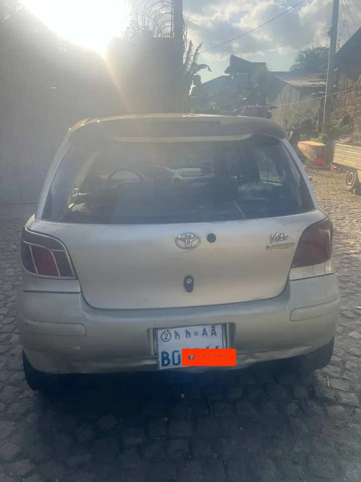 Toyota Vitz 2002 Automatic – photo 3