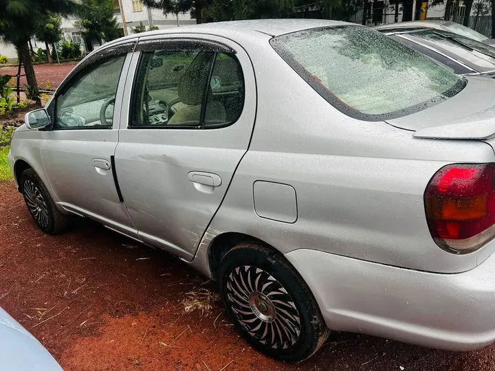 Toyota Platz 2005 Sedan – photo 4