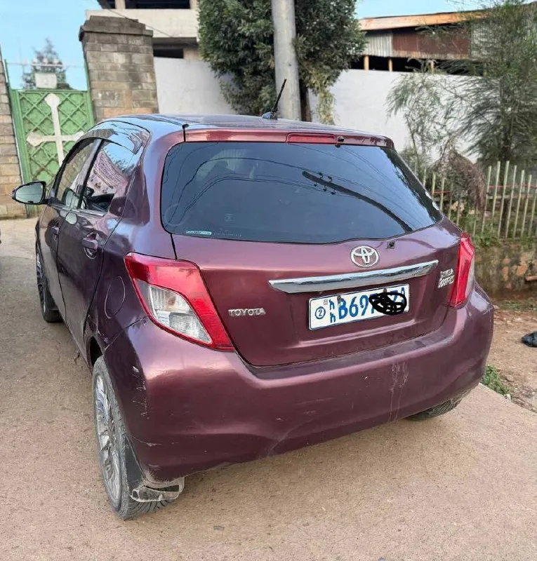 Toyota Yaris 2012 Automatic – photo 4