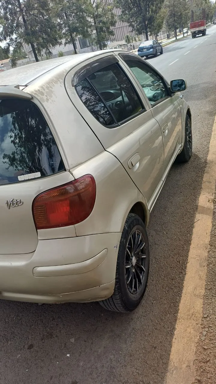 Toyota Vitz 2002 1.0L Automatic – photo 4