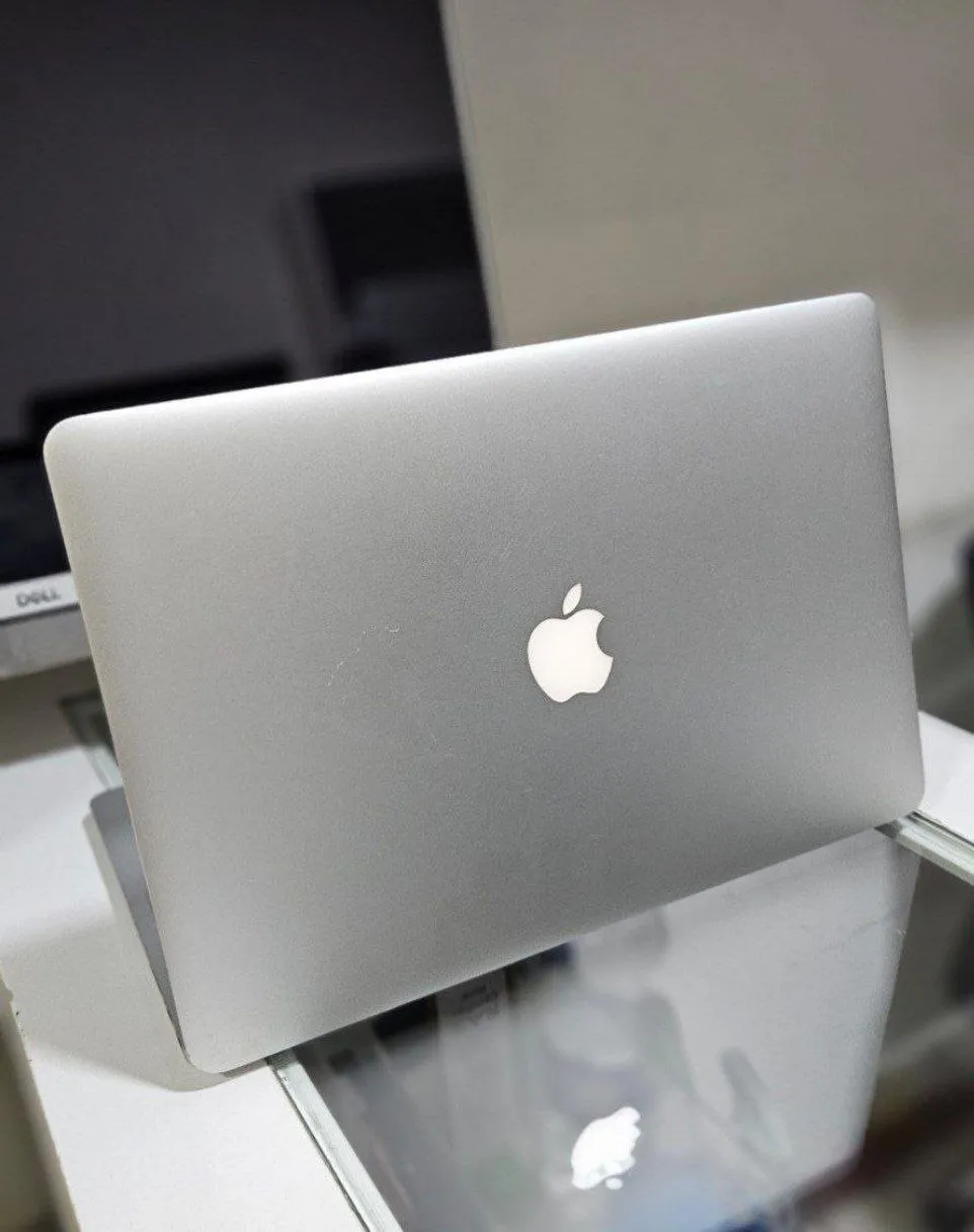 Apple MacBook Pro 2015 Laptop – photo 3