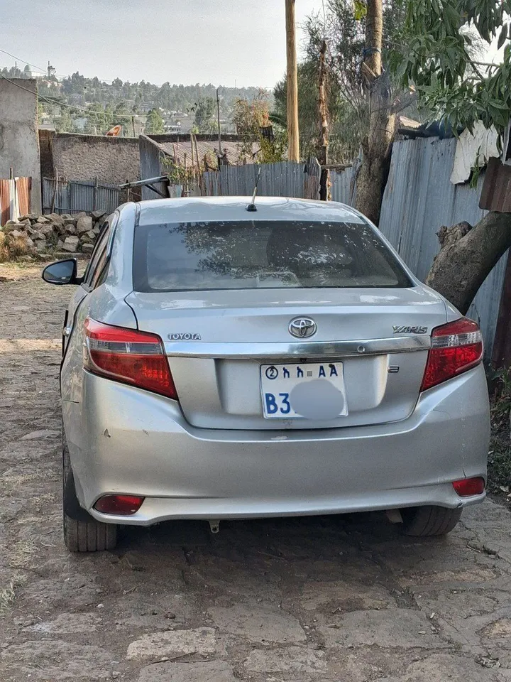 Toyota Yaris Sedan 2014 Automatic – photo 3