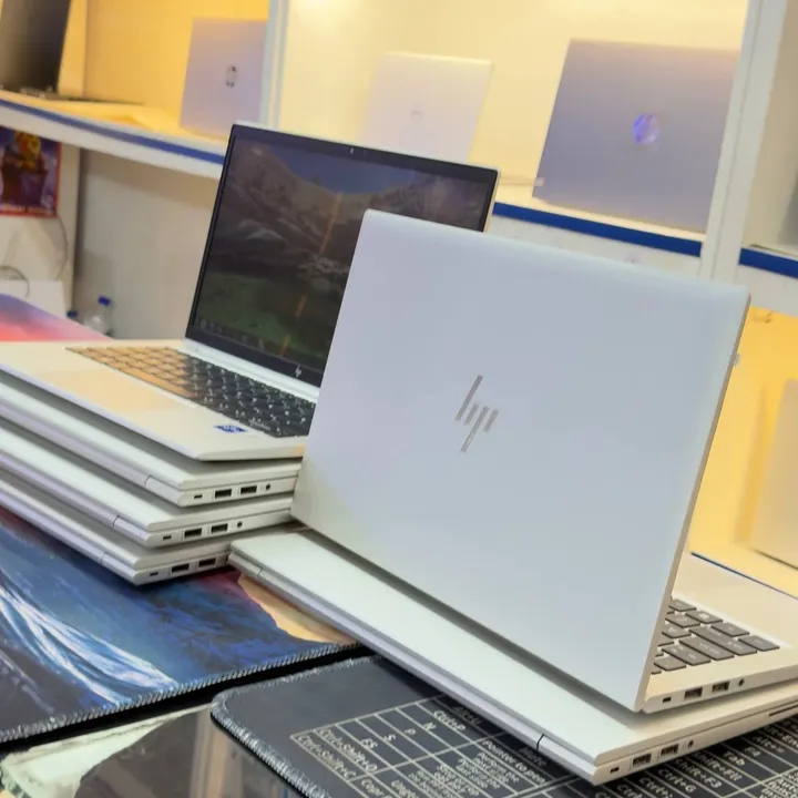 HP EliteBook 830 G8 i7 Laptop – photo 4