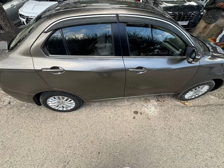 Suzuki Dzire 2022 Automatic – photo 5