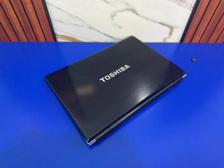 Toshiba Core i5 13.3 inch Laptop – photo 3