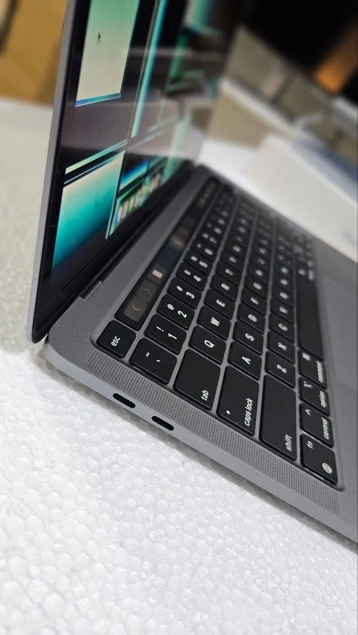 Apple MacBook Pro M2 2022 – photo 3