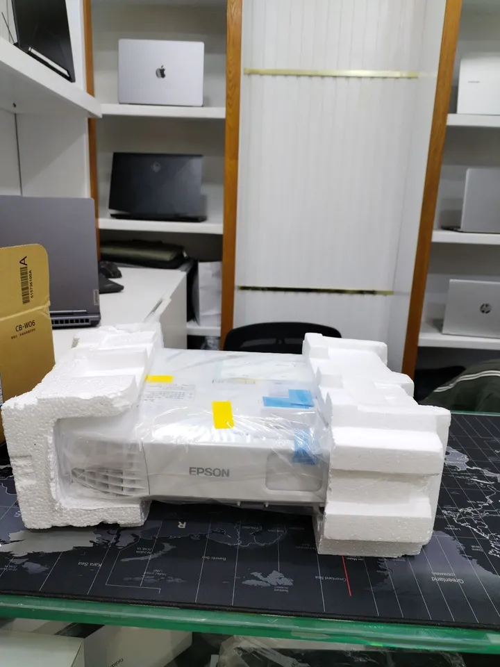 Brand New Epson Projector CB-W06 – photo 4