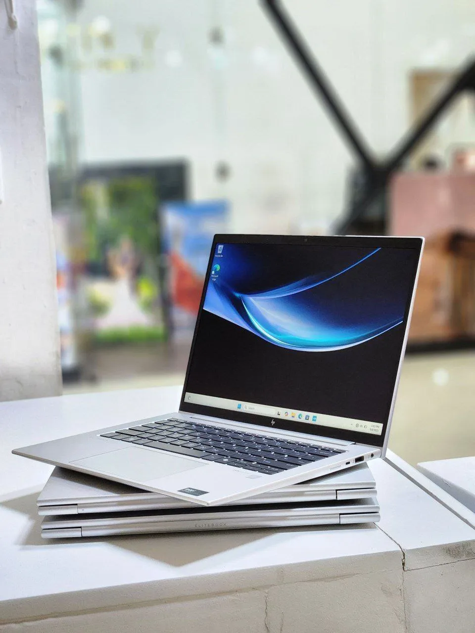 HP EliteBook G11 Touchscreen Laptop – photo 5