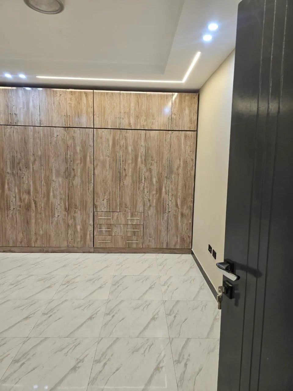 4 Bedroom Rental Apartment Summit – photo 4