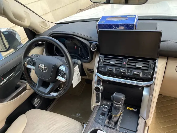 Toyota Land Cruiser VXR 2022 – photo 5