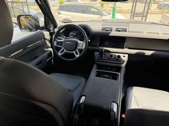 2024 Land Rover Defender 110 – photo 4
