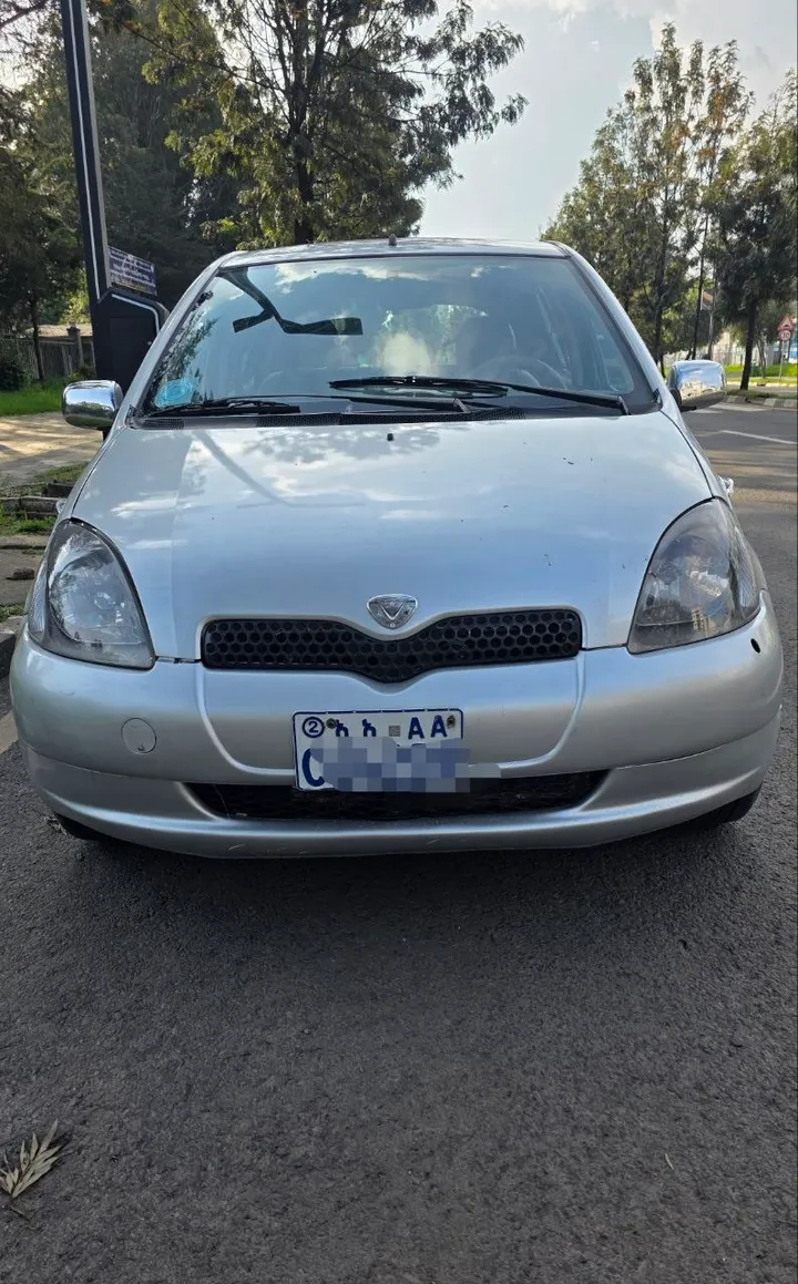 Toyota Vitz 2000 Automatic 1.0L – photo 6
