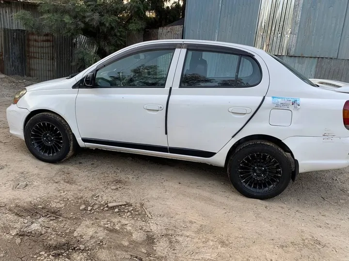 Toyota Platz 2005 Automatic – photo 3