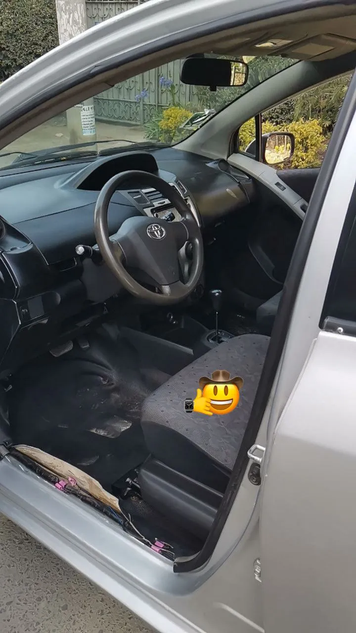Toyota Yaris Compact 2008 Automatic – photo 4