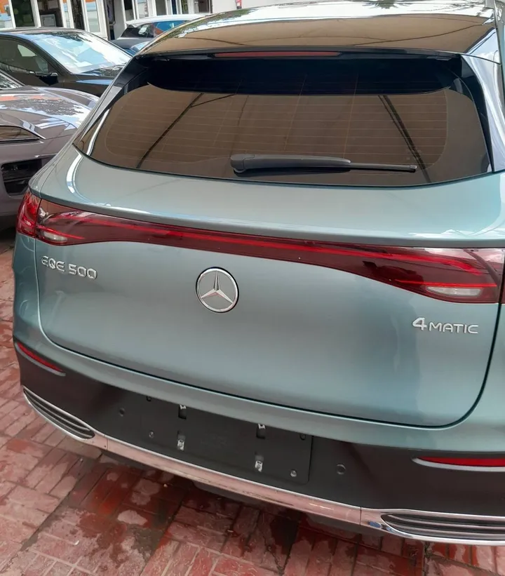 Mercedes EQE 500 Electric SUV – photo 5