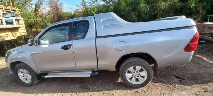 Toyota Revo 2016 Manual – photo 3
