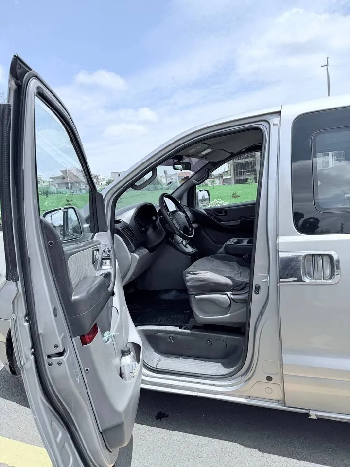 Hyundai Grand Starex 2011 Automatic – photo 5