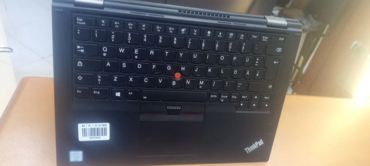 Lenovo ThinkPad Yoga X380 Laptop – photo 4