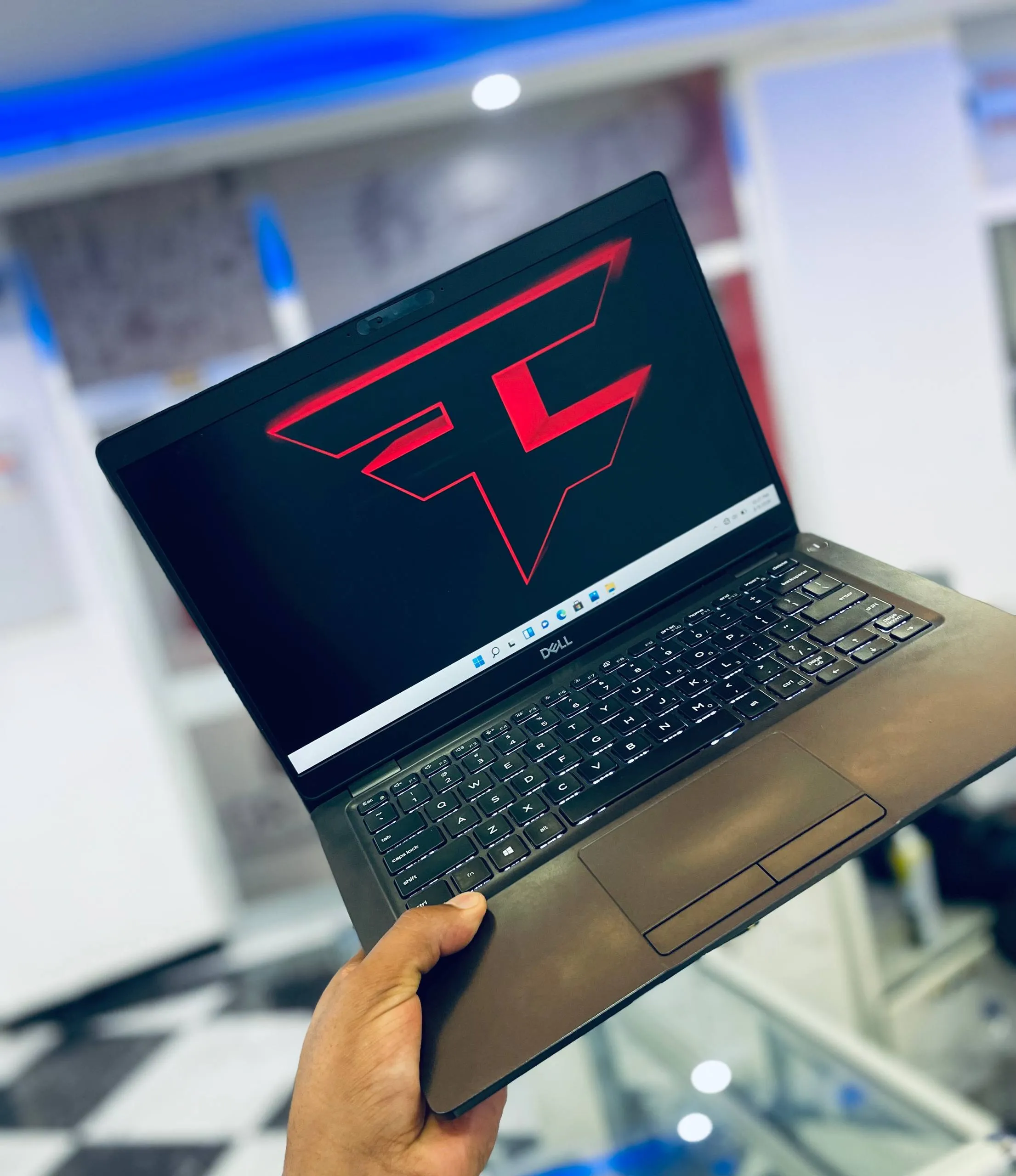 Dell Latitude Touchscreen i5 8th Gen – photo 4