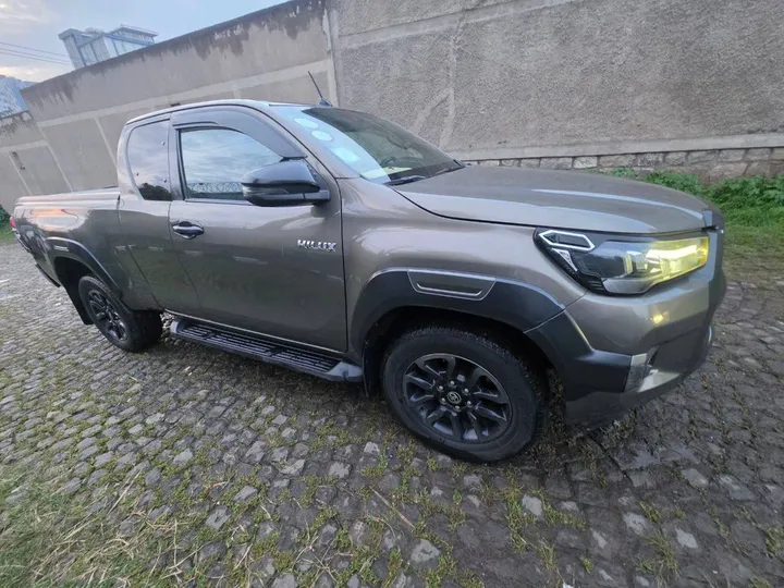 Toyota Hilux Invincible 2021 Automatic – photo 3