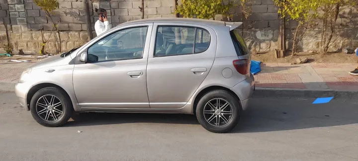 Toyota Vitz 2001 Automatic 1.0L – photo 4