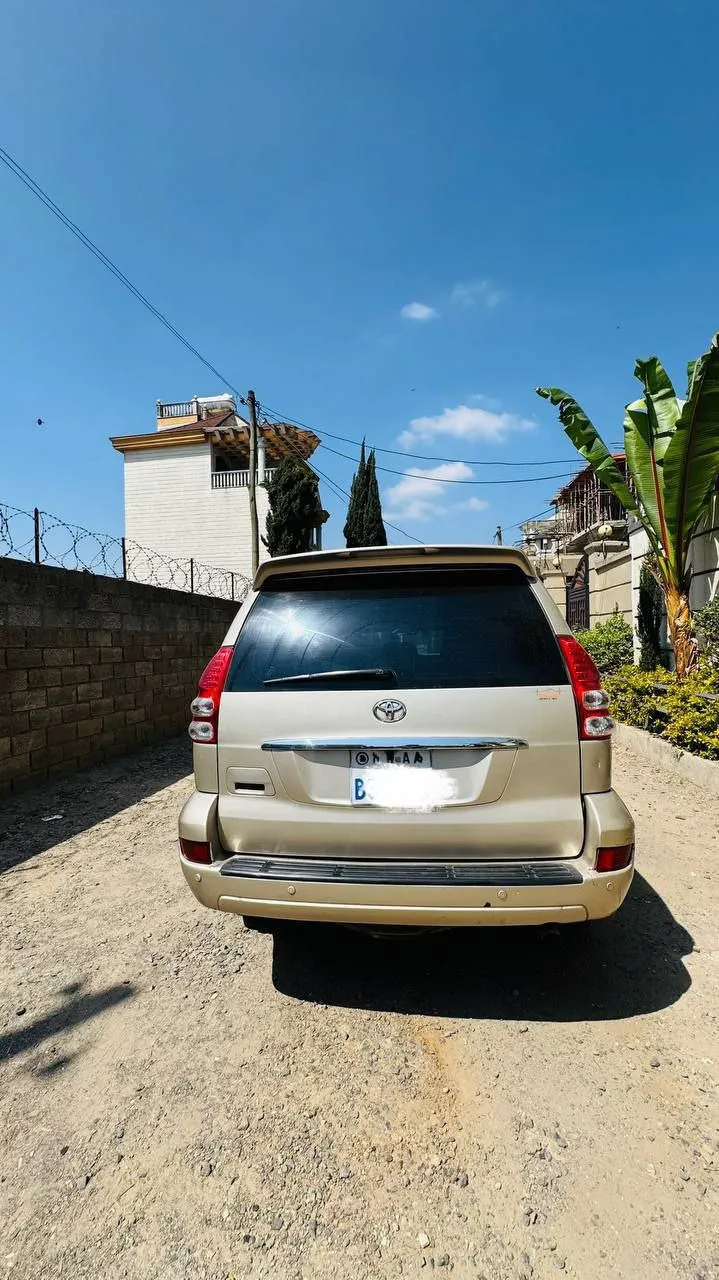 Toyota Landcruiser Prado 2009 – photo 3