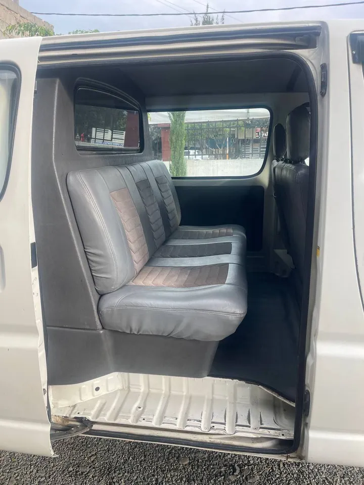 Toyota Hiace Dolphin 2004 Diesel – photo 4