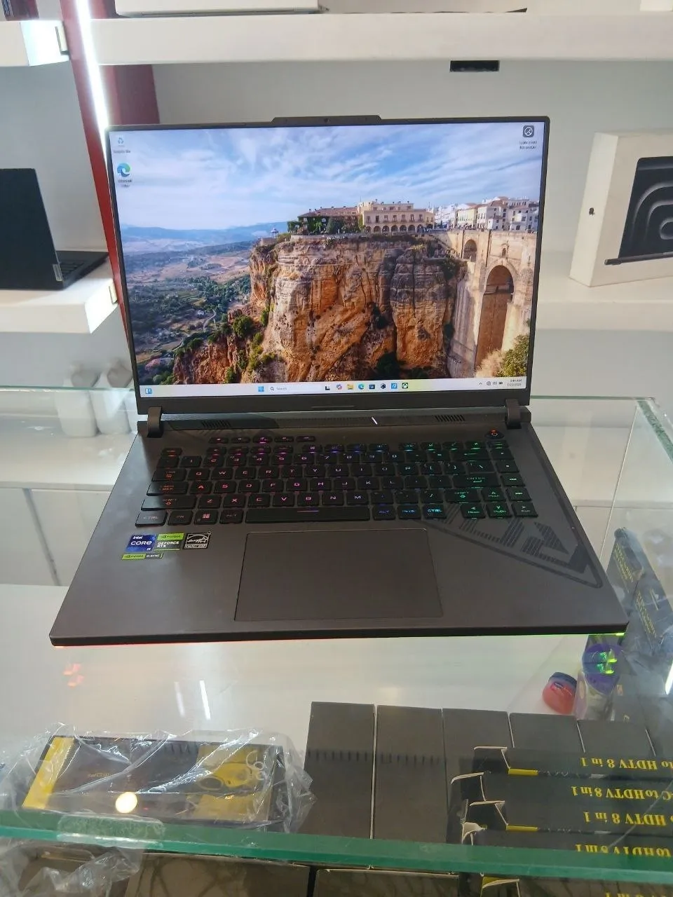 Asus ROG Strix i9 RTX 4070 Laptop – photo 4