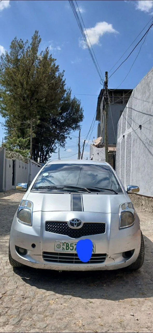 Toyota Compact 2006 Silver Automatic – photo 3